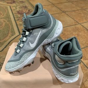 Nike Alpha Huarache Elite 4 Mid’ Baseball Cleats